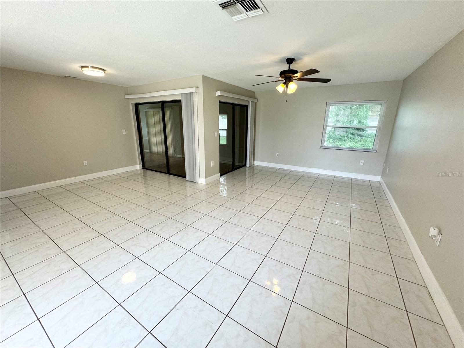 307 COLONADE CT
