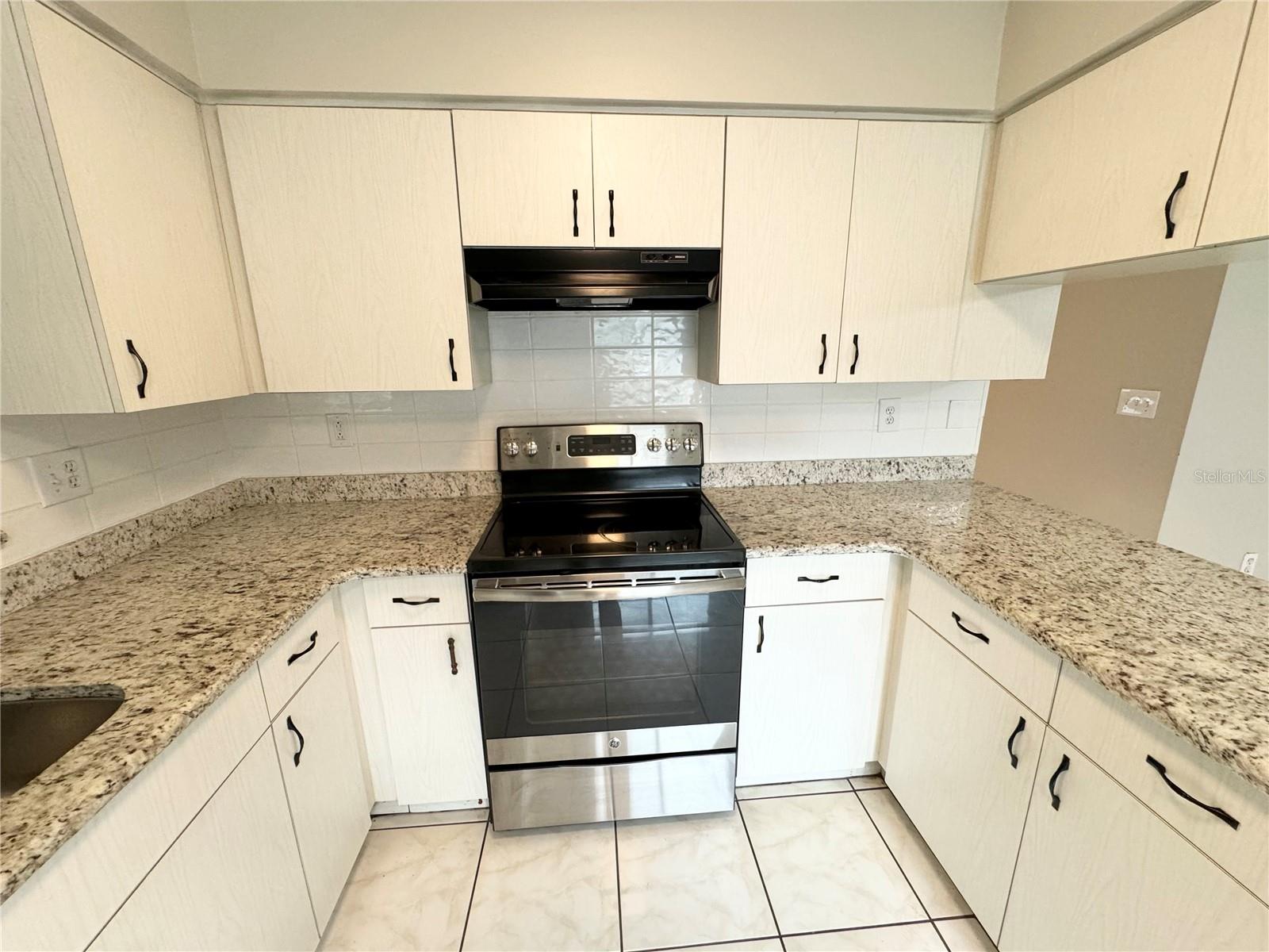 307 COLONADE CT