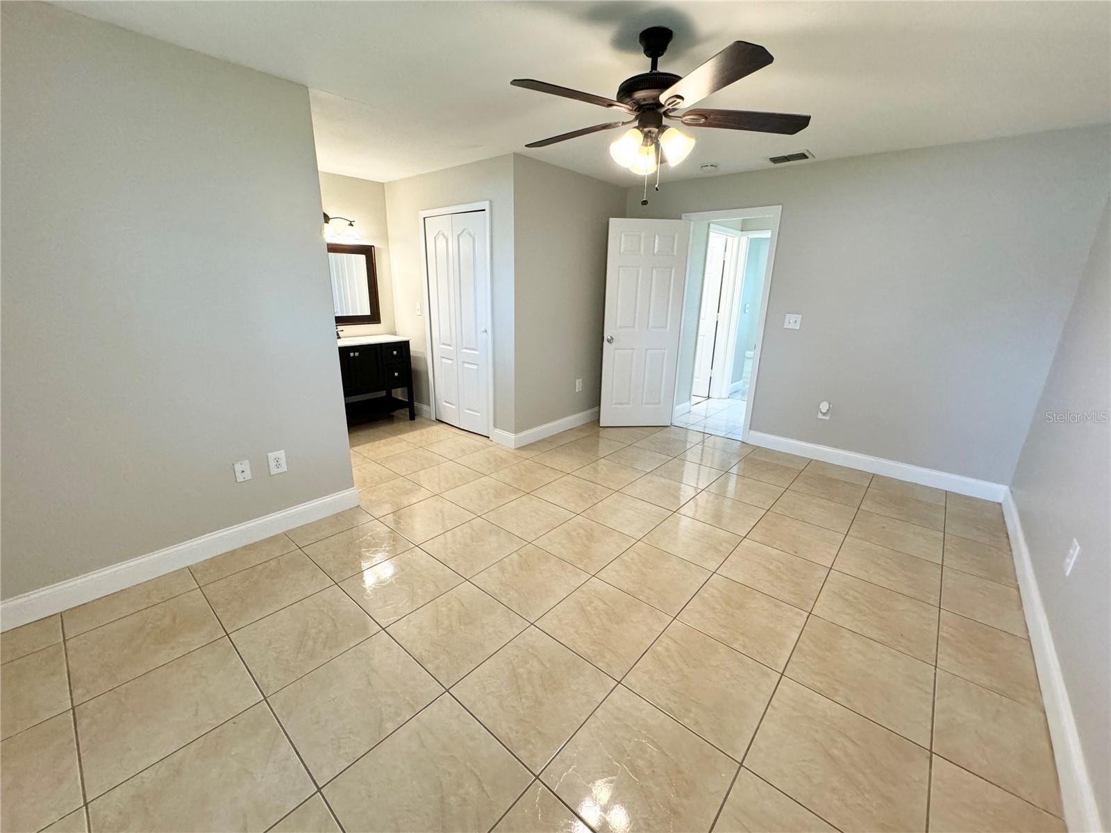 307 COLONADE CT