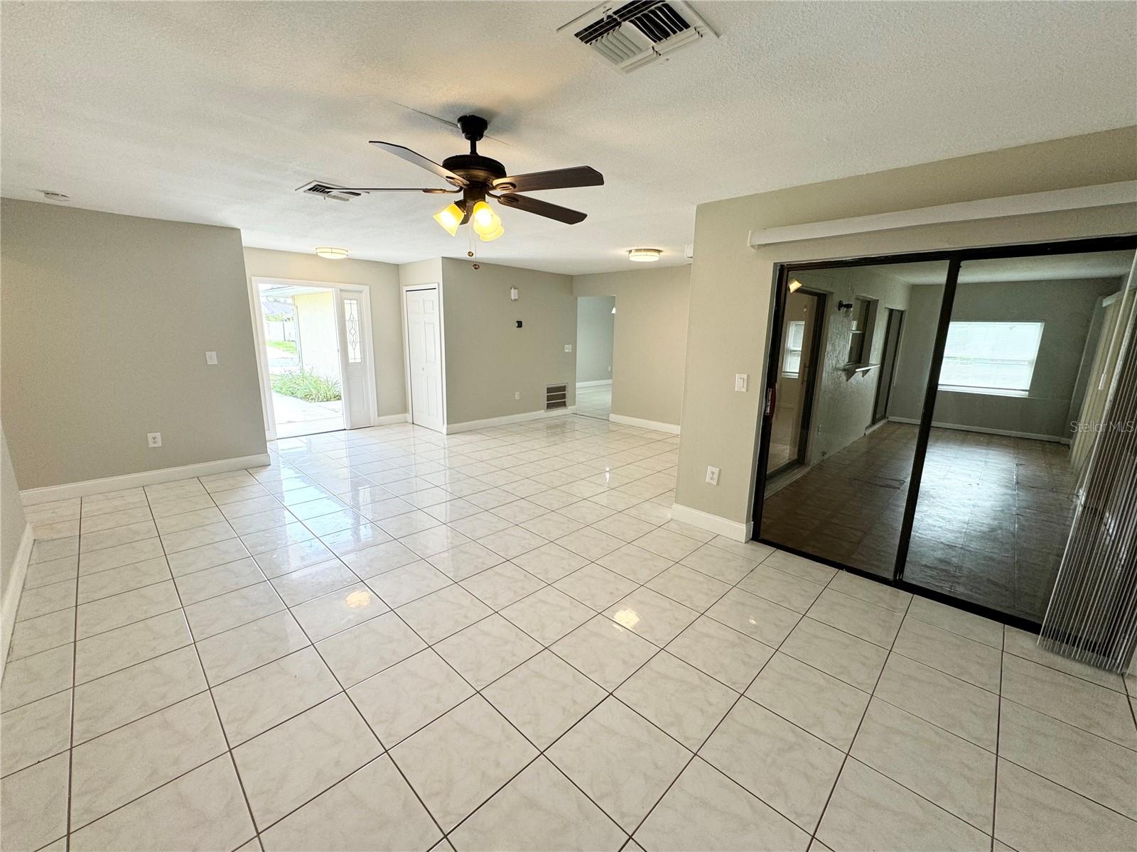 307 COLONADE CT