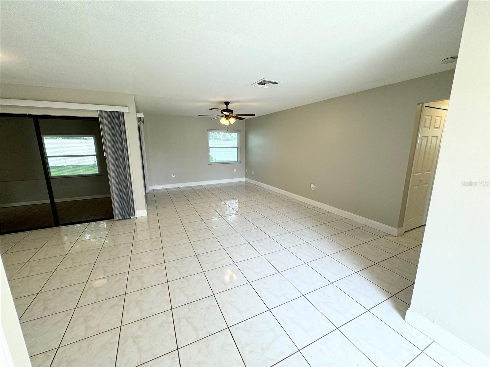 307 COLONADE CT