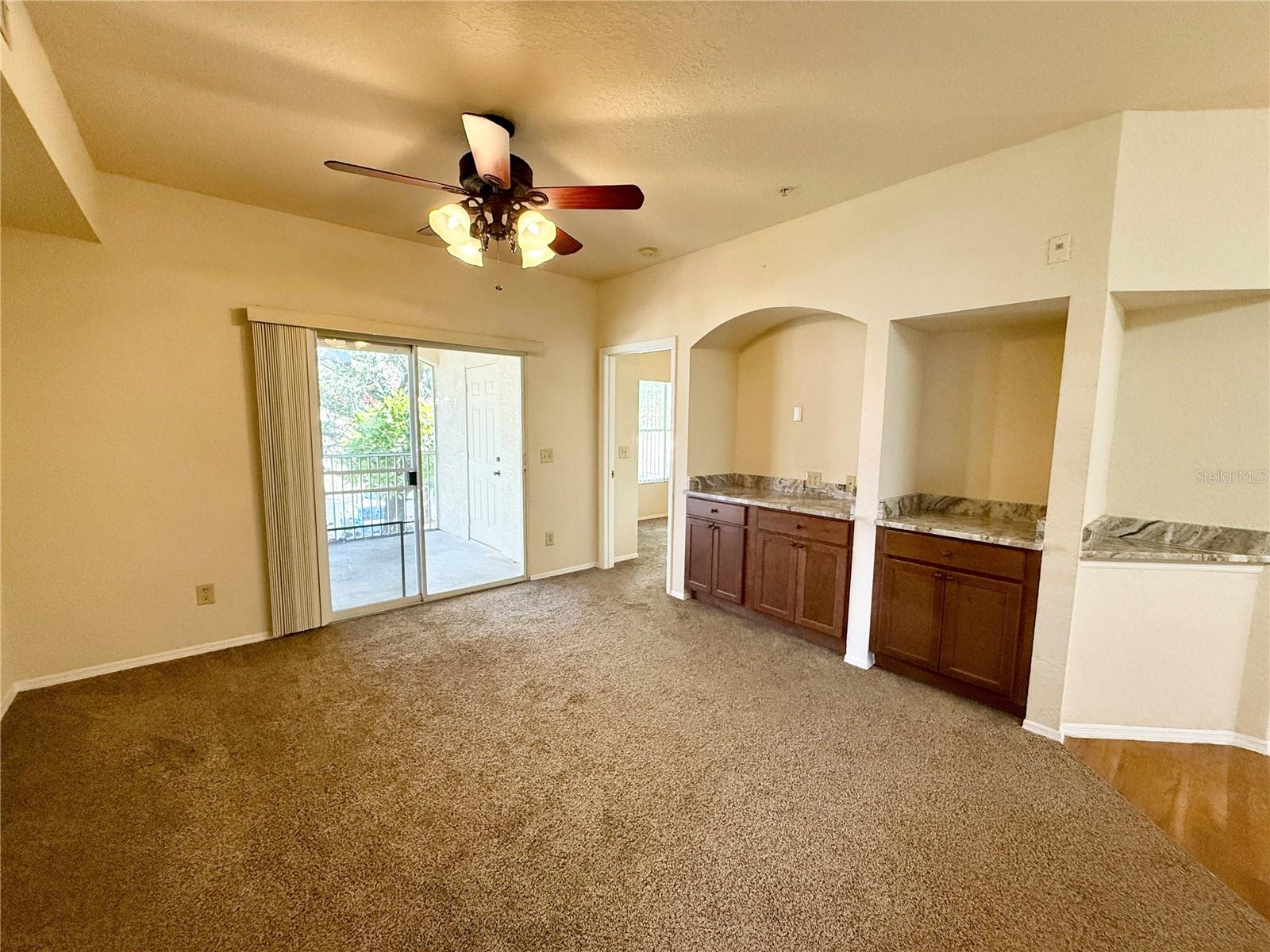 824 CAMARGO WAY #204