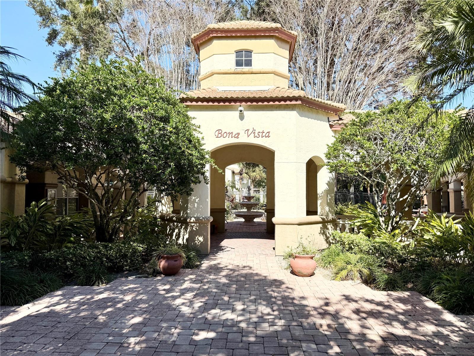 824 CAMARGO WAY #204