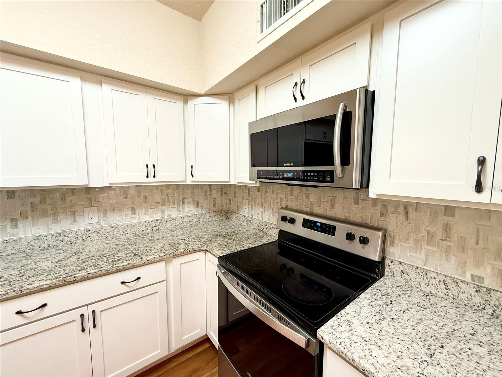 824 CAMARGO WAY #204