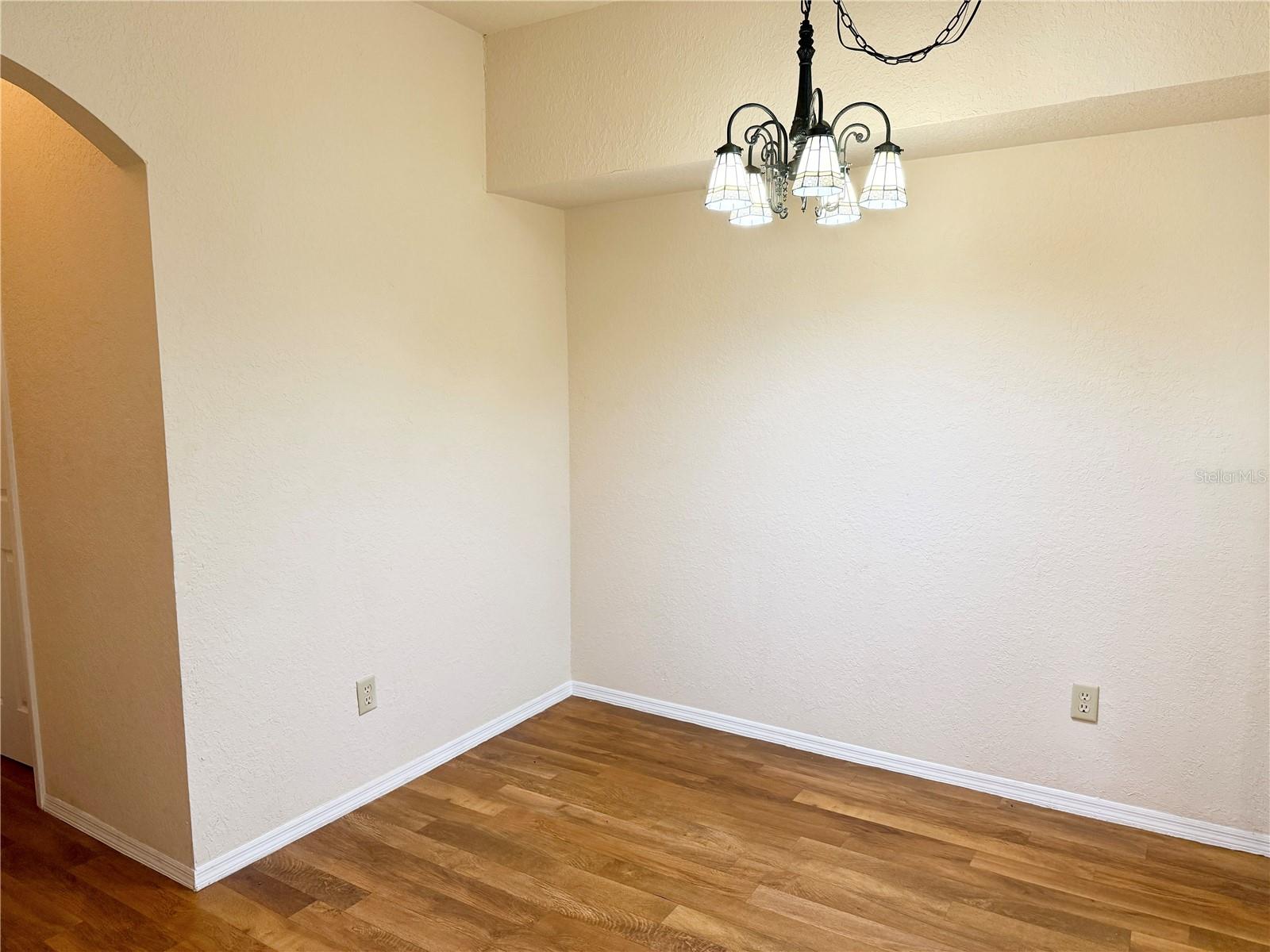 824 CAMARGO WAY #204