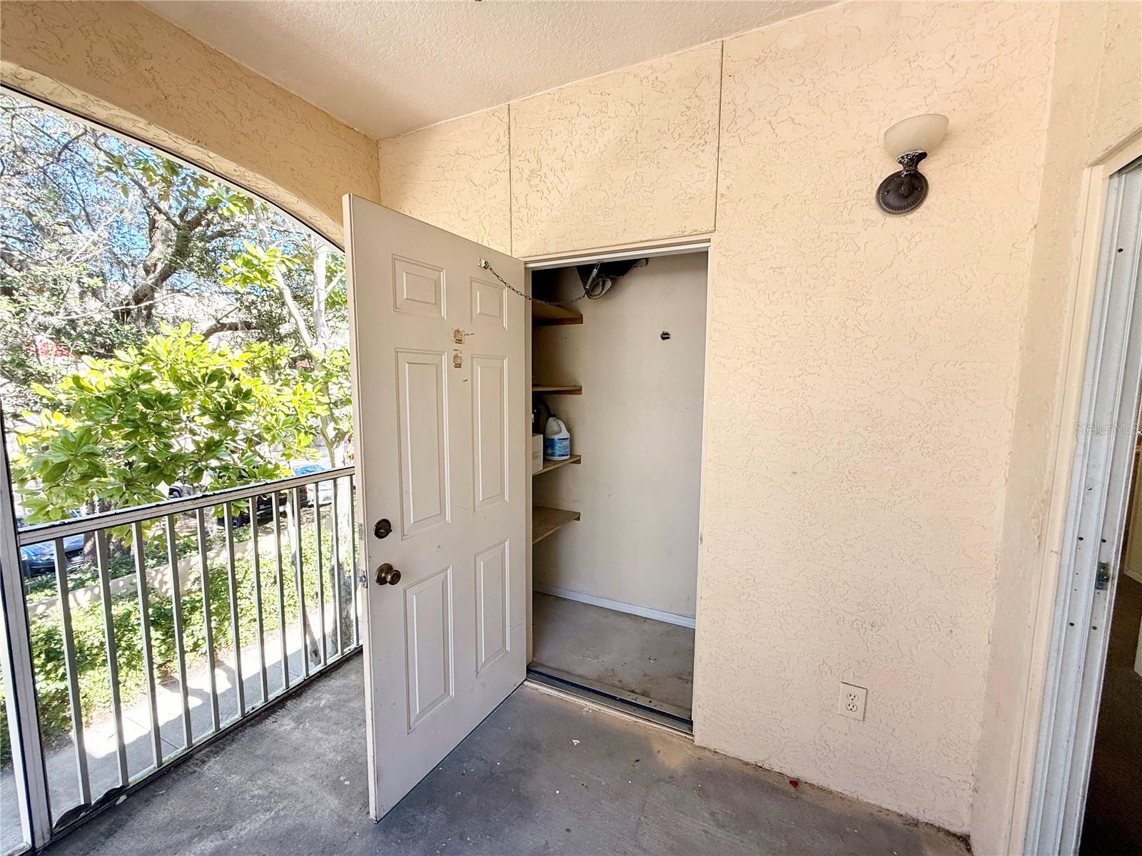 824 CAMARGO WAY #204