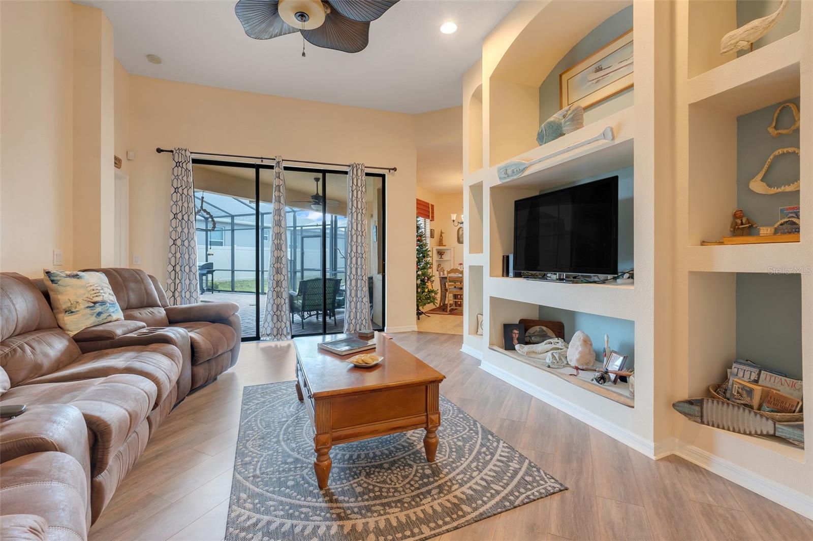 323 VILLA SORRENTO CIR