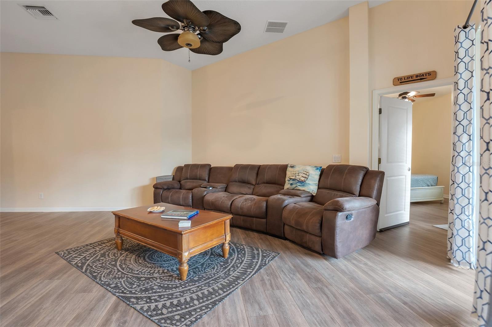 323 VILLA SORRENTO CIR