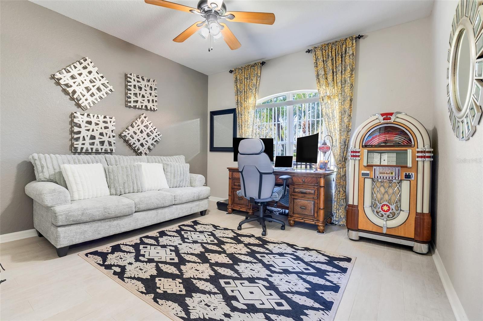 10544 SPRING LAKE DR