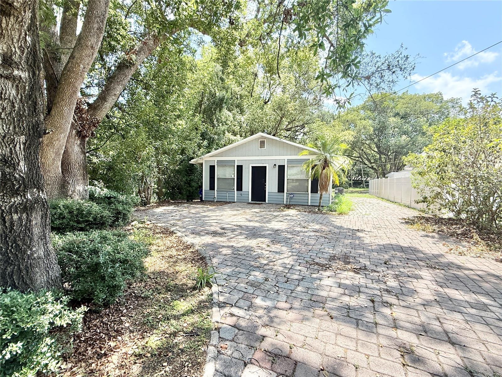 1523 S MELLONVILLE AVE