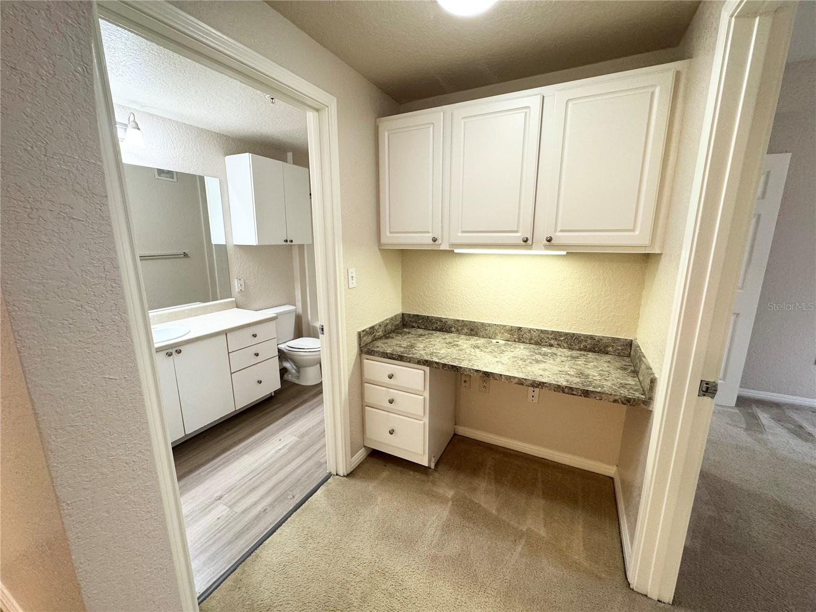 911 N ORANGE AVE #117