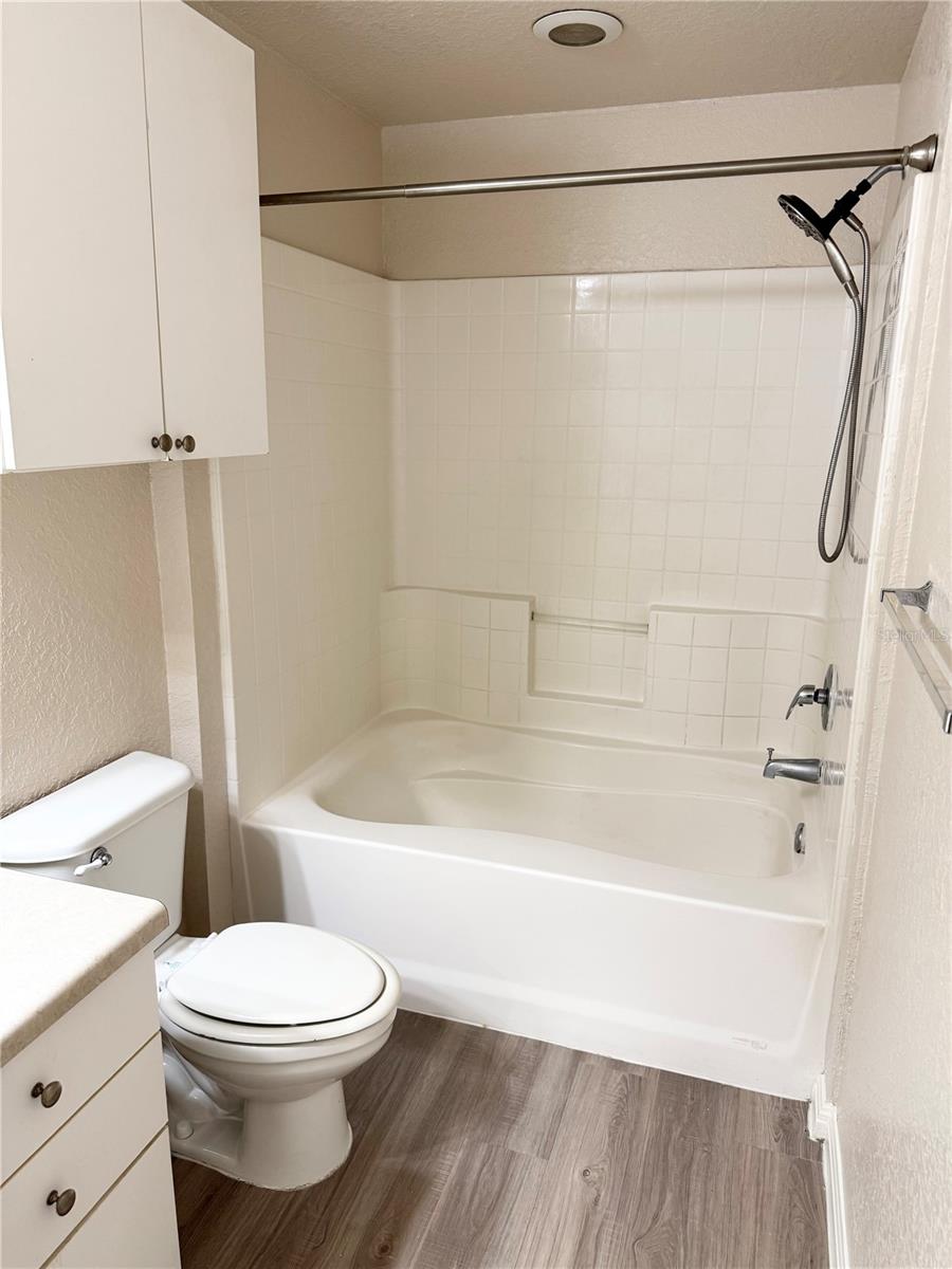 911 N ORANGE AVE #117