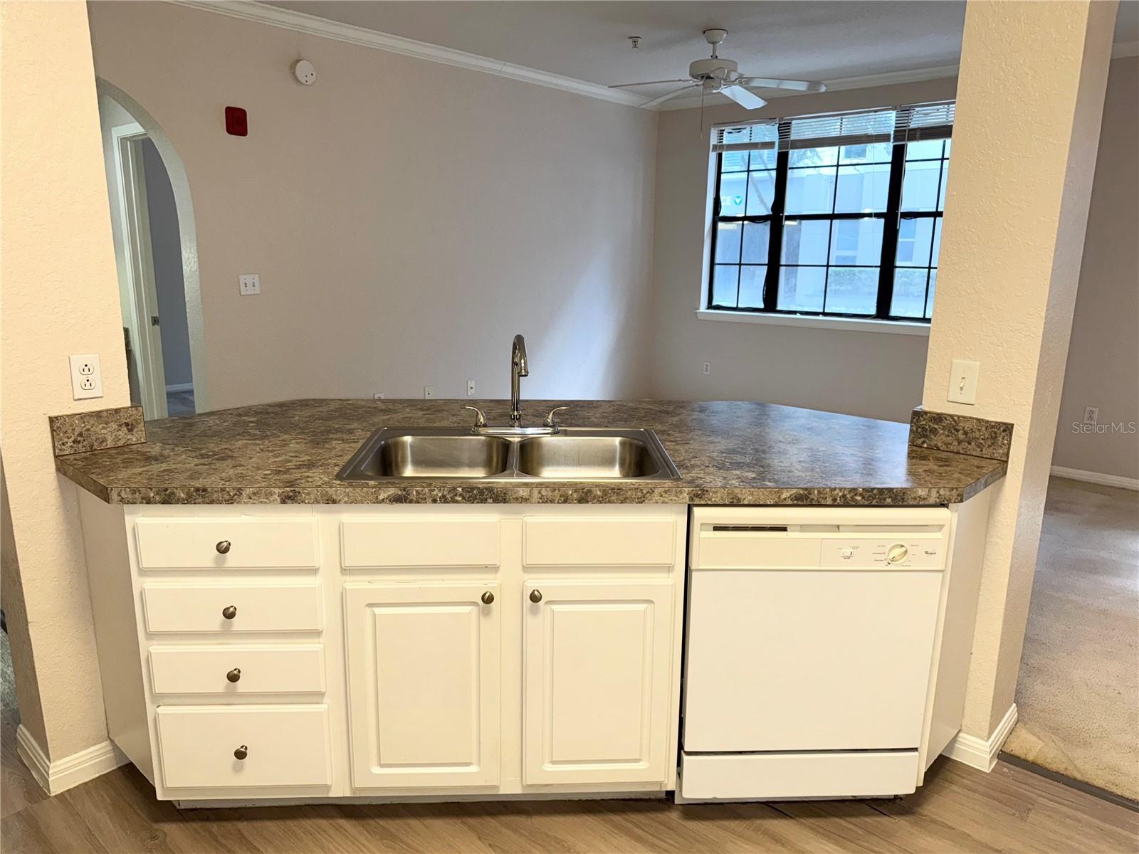 911 N ORANGE AVE #117