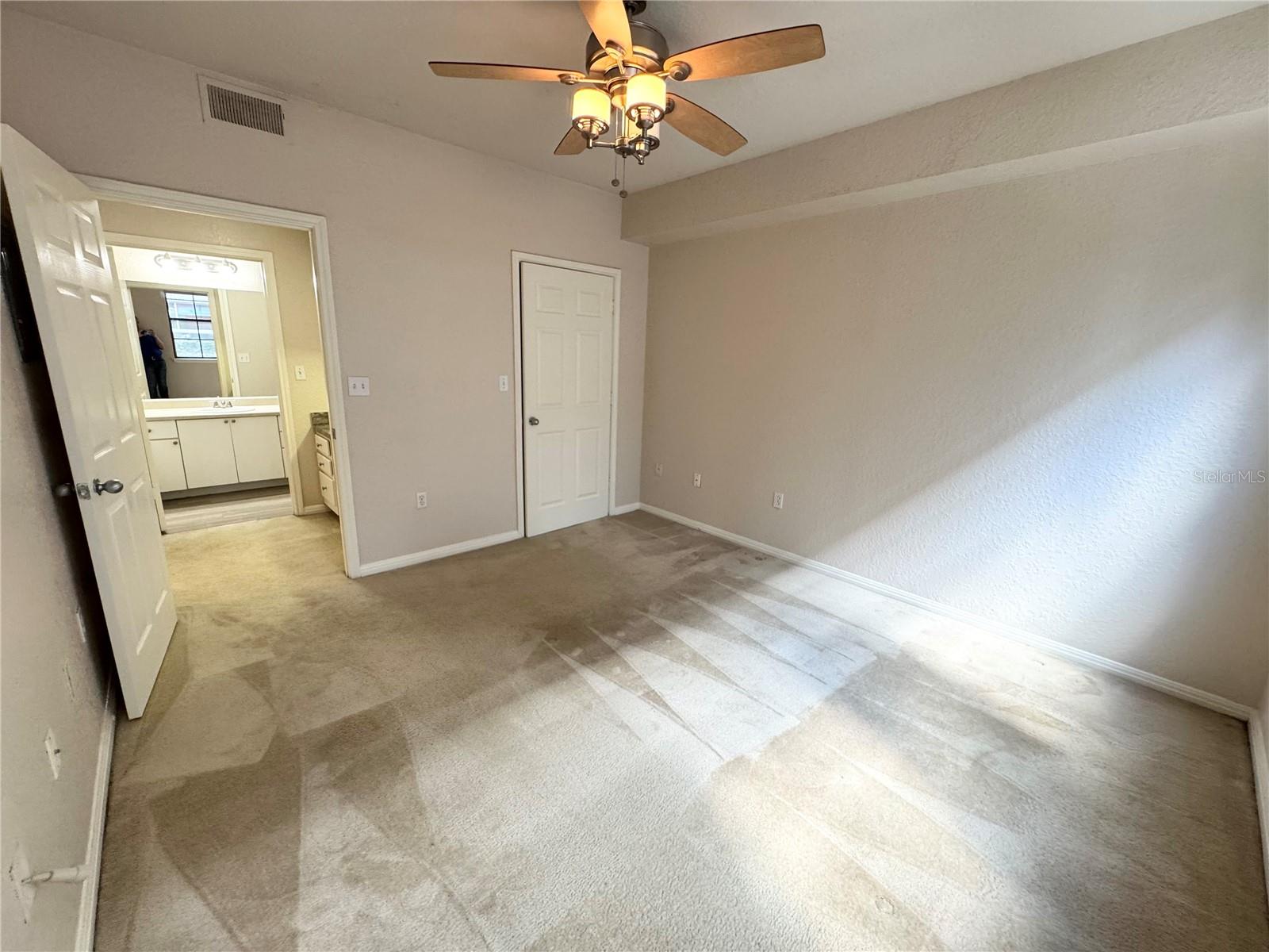 911 N ORANGE AVE #117