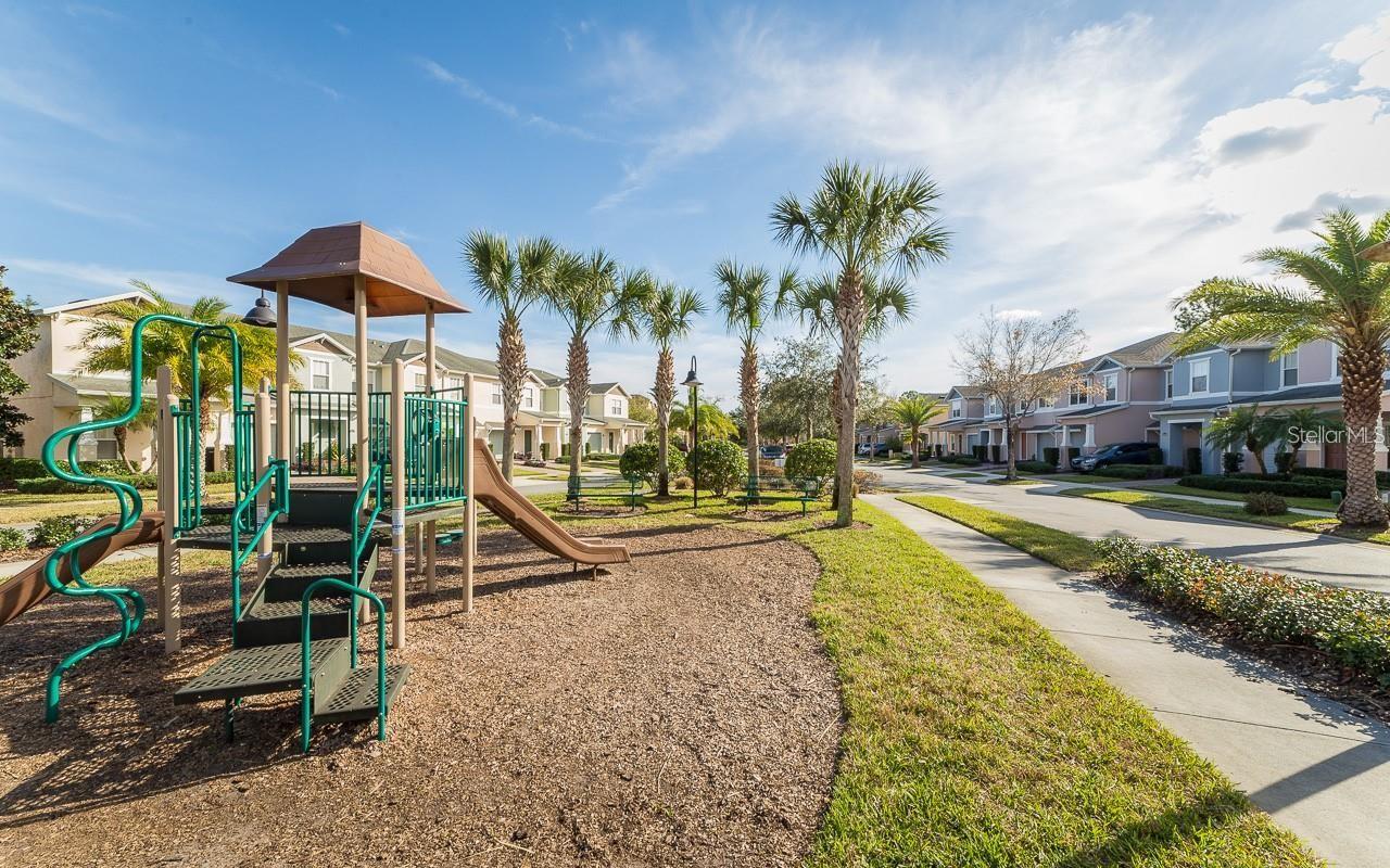 10242 PARK COMMONS DR