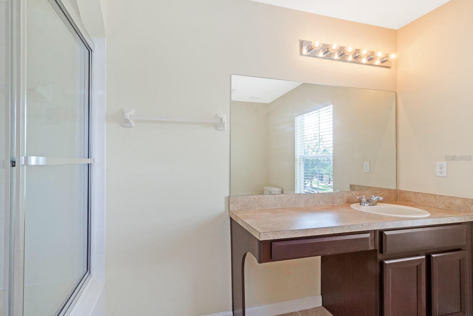 10242 PARK COMMONS DR