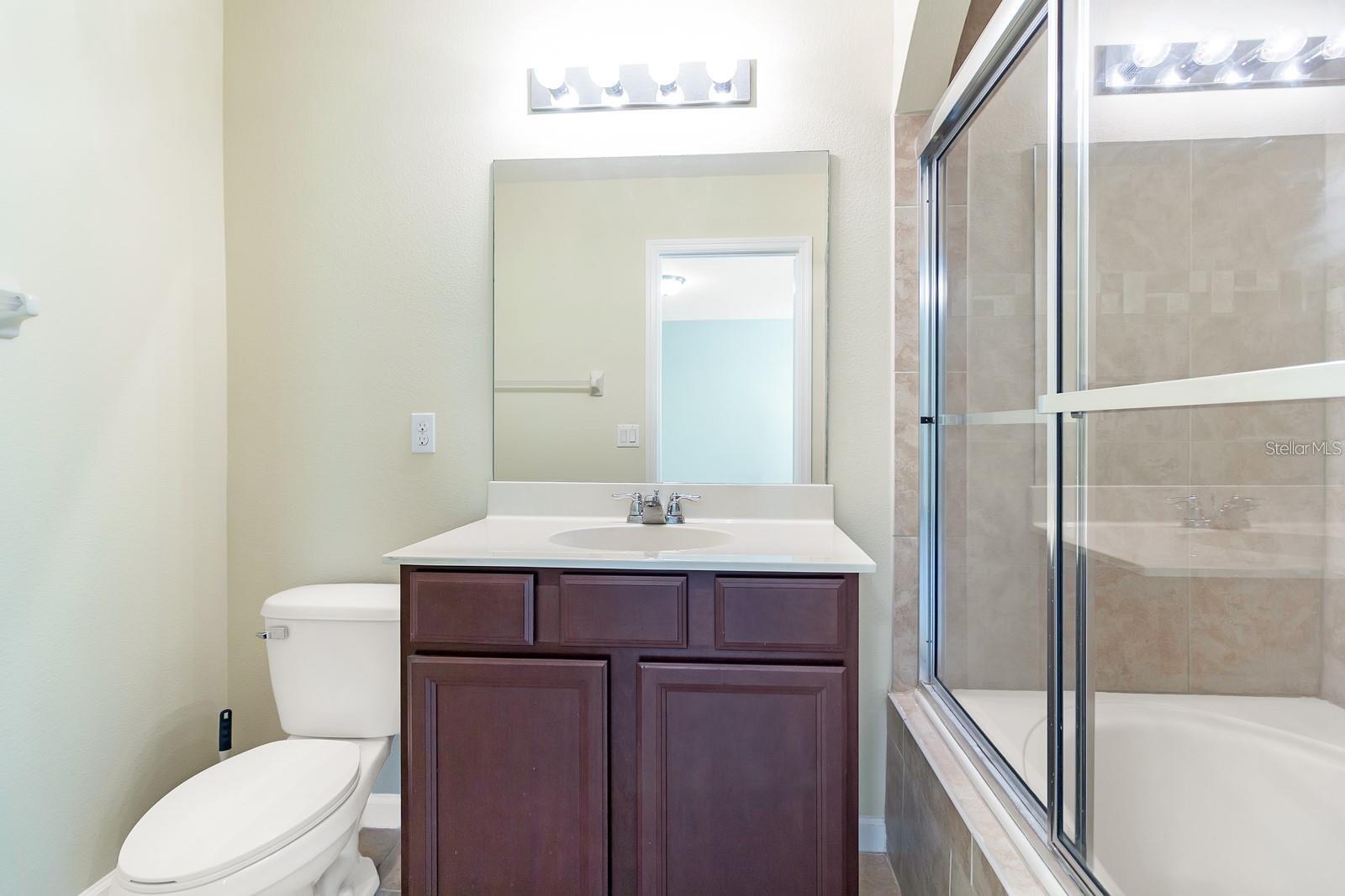 10242 PARK COMMONS DR