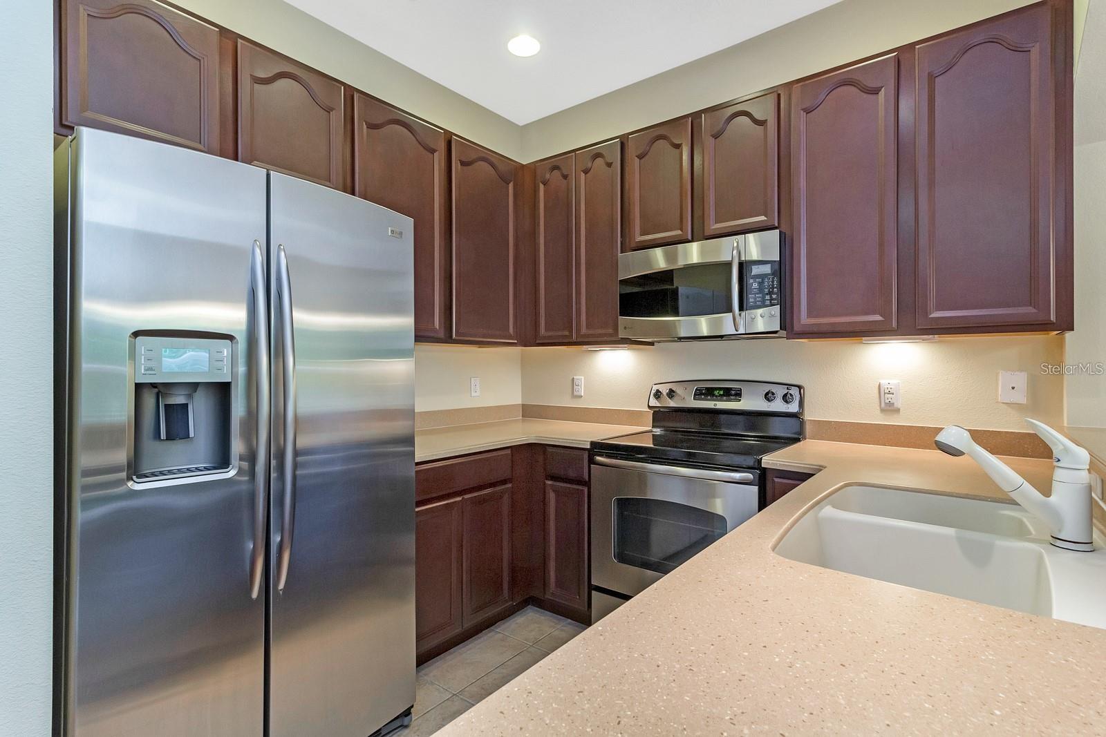 10242 PARK COMMONS DR