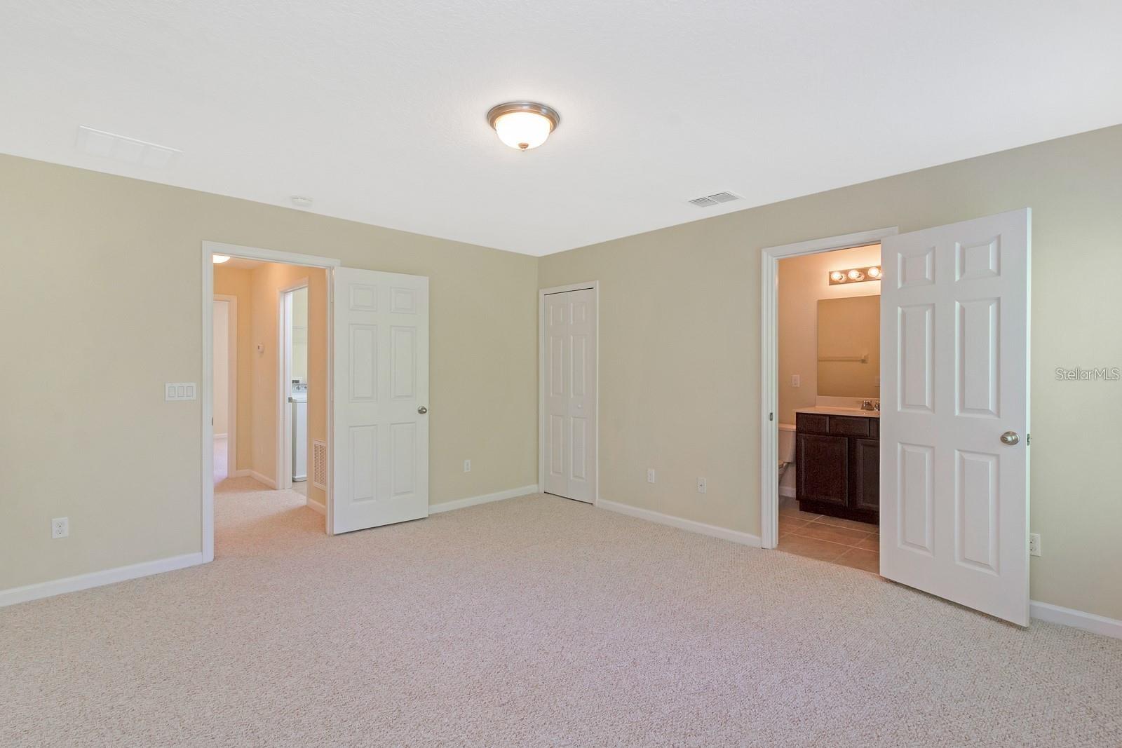 10242 PARK COMMONS DR