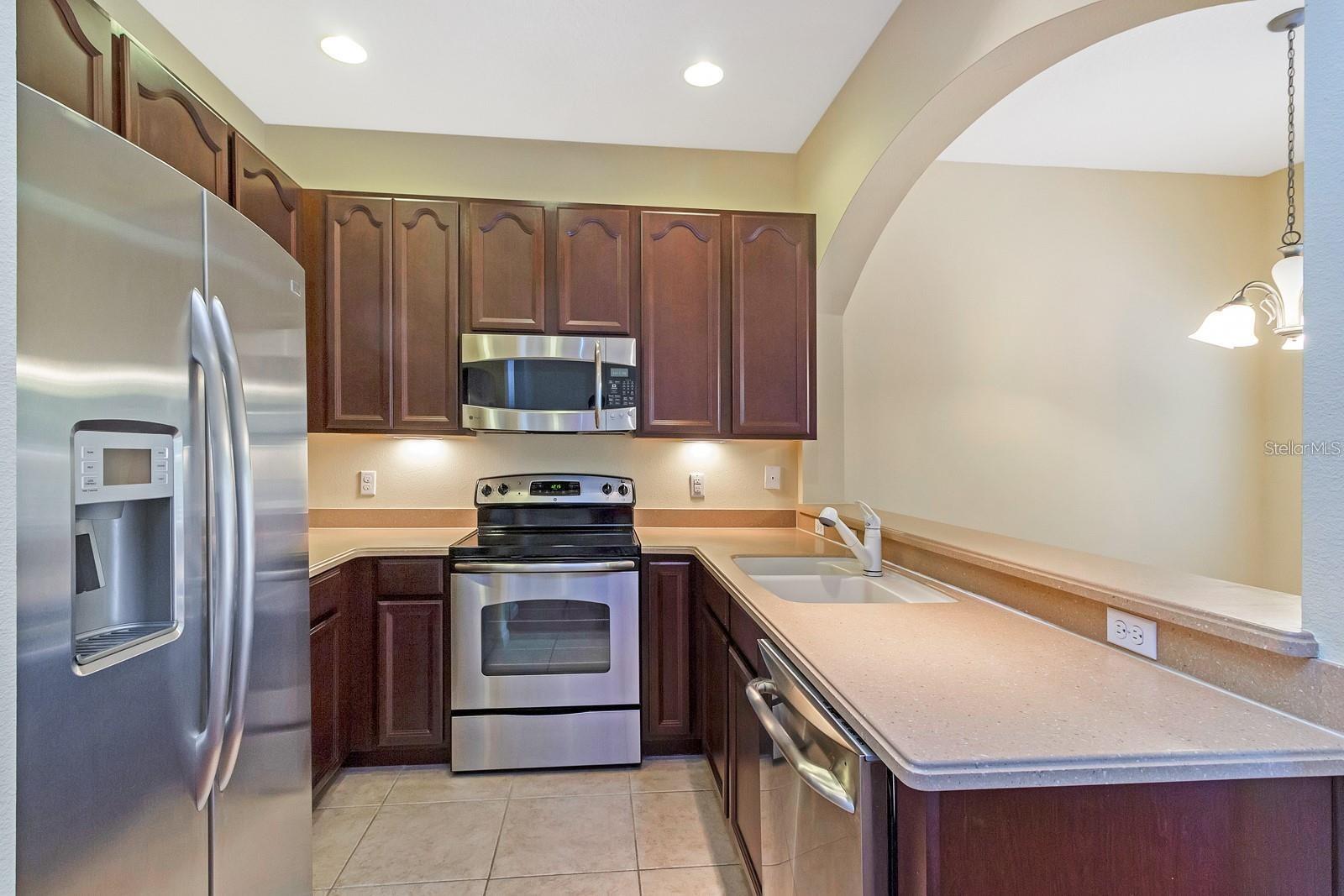 10242 PARK COMMONS DR