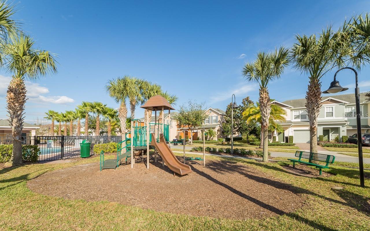 10242 PARK COMMONS DR