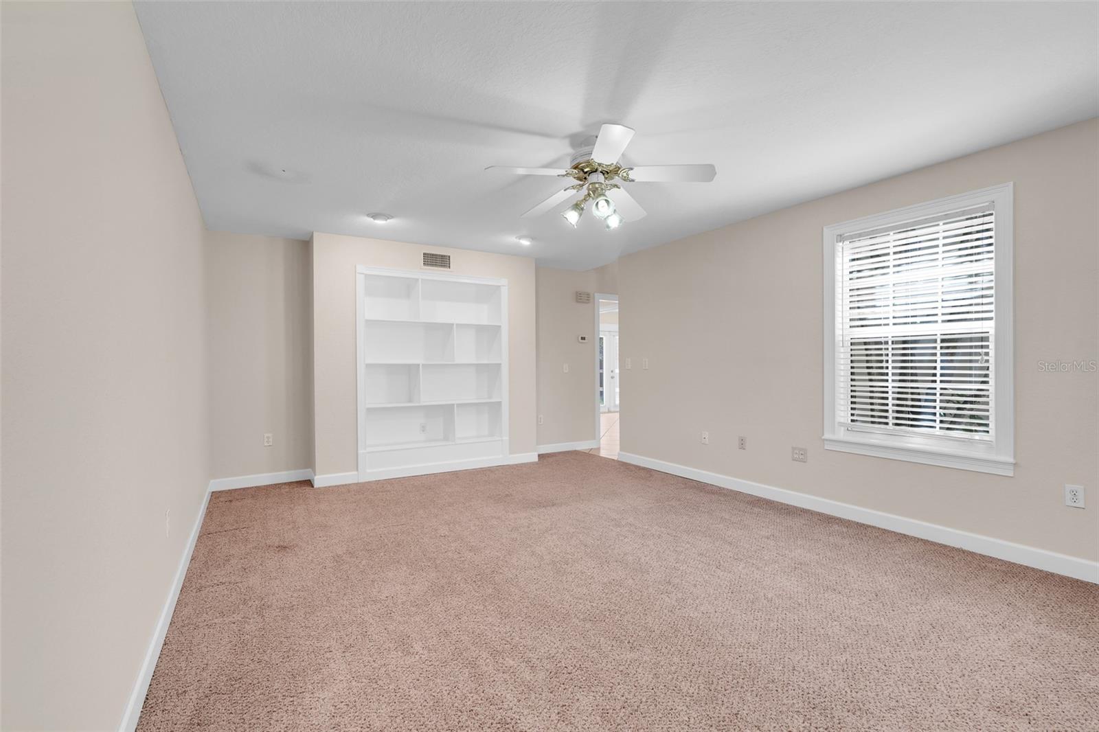 1843 HARBOR BLVD