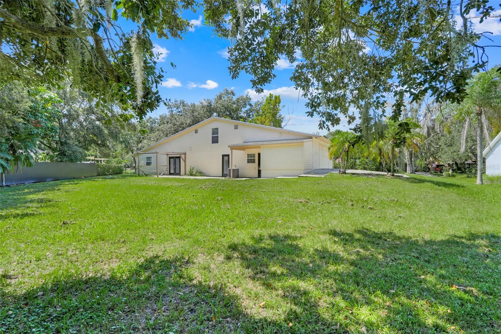 1843 HARBOR BLVD