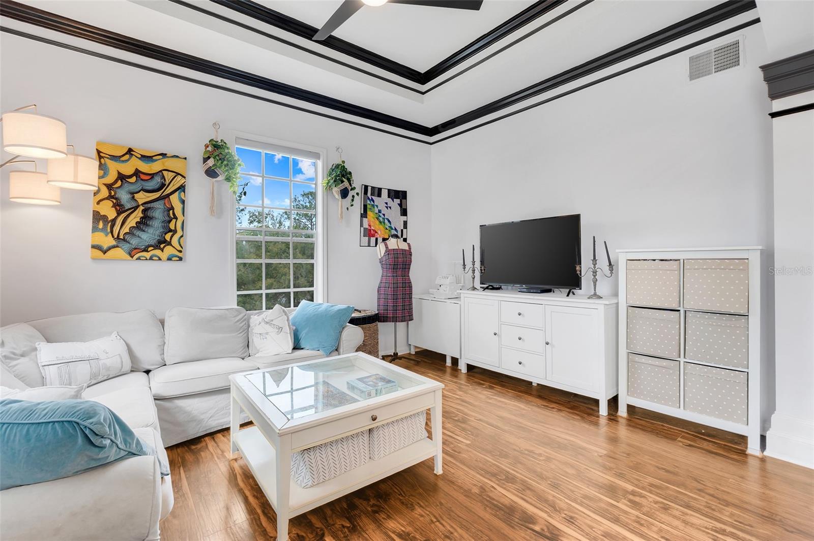 235 GOLDENRAIN DR #301