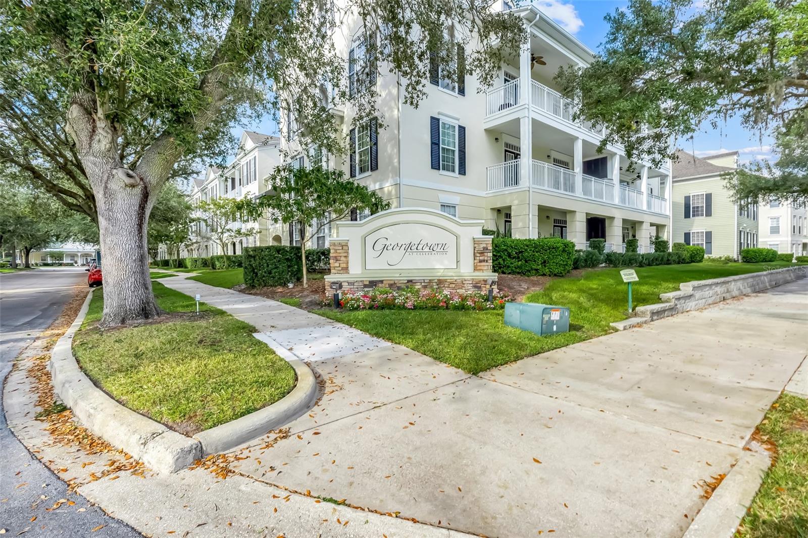 235 GOLDENRAIN DR #301