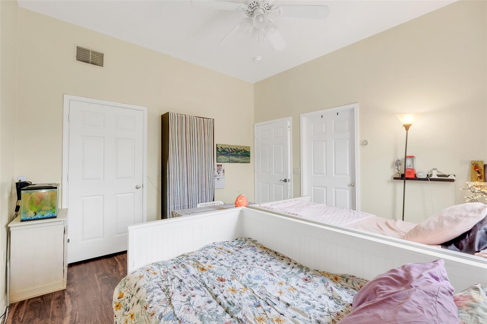 235 GOLDENRAIN DR #301