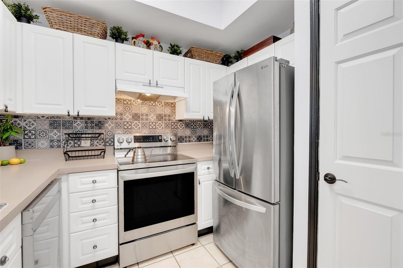 235 GOLDENRAIN DR #301