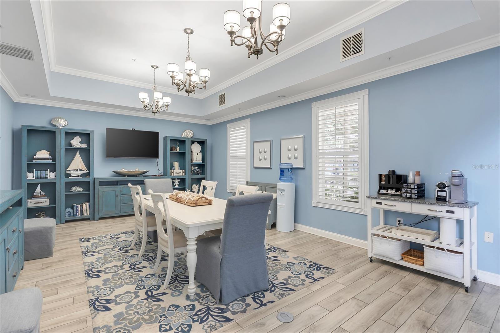 235 GOLDENRAIN DR #301