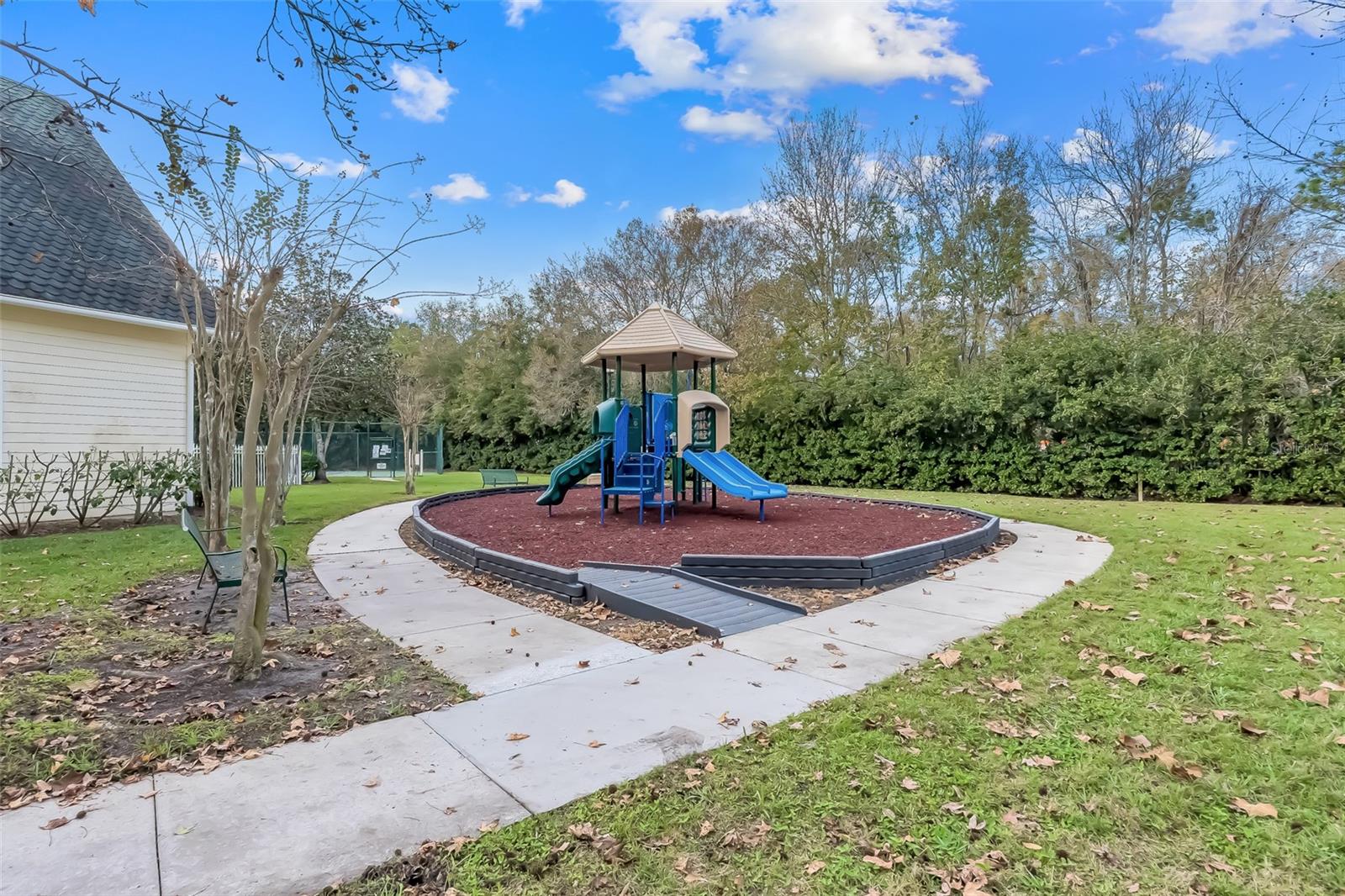 235 GOLDENRAIN DR #301