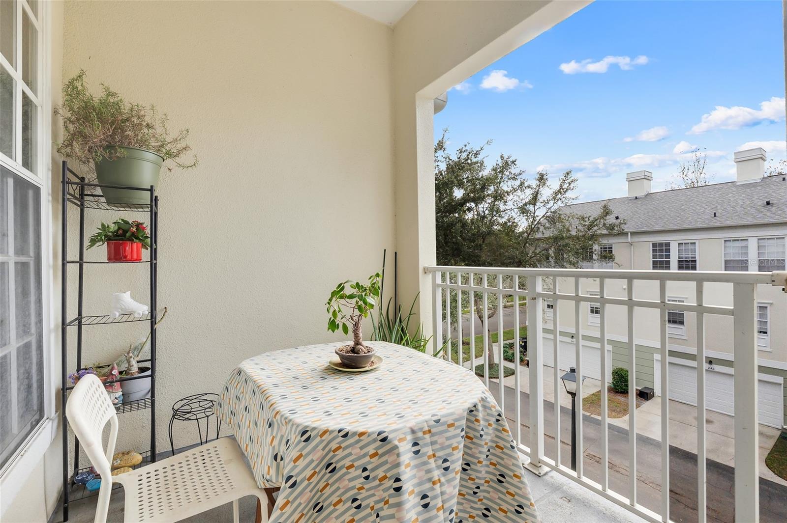 235 GOLDENRAIN DR #301