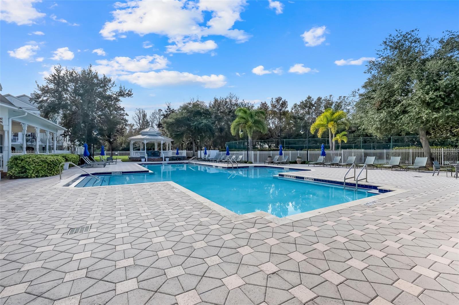 235 GOLDENRAIN DR #301