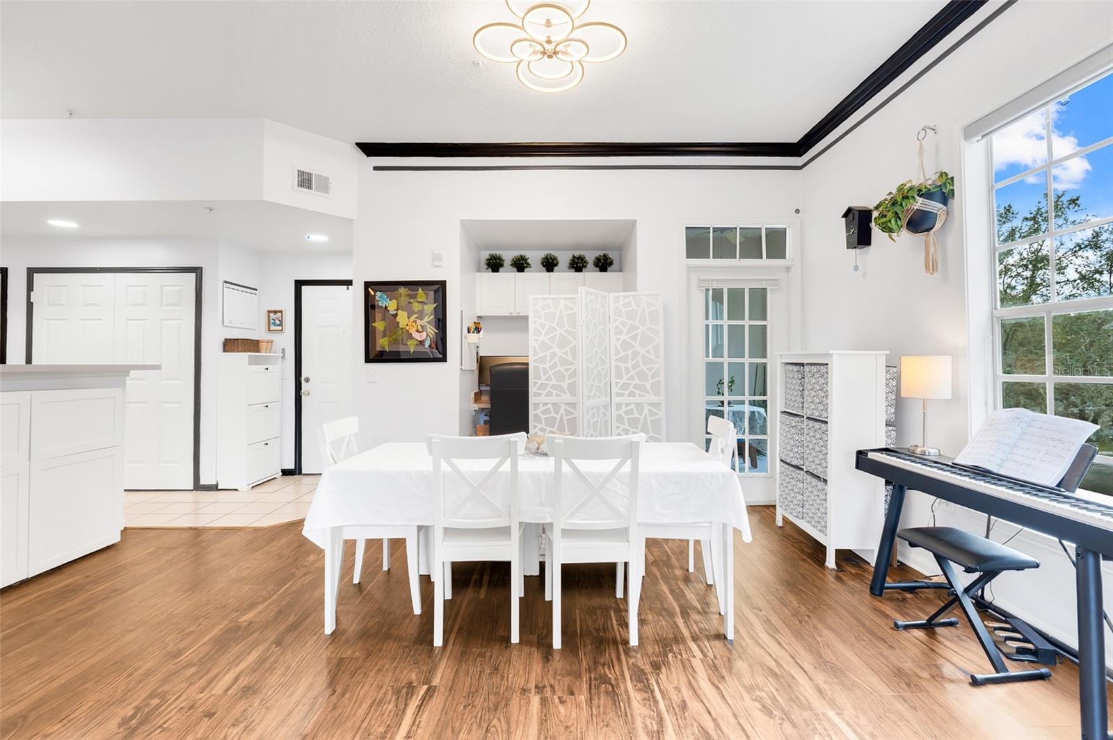 235 GOLDENRAIN DR #301