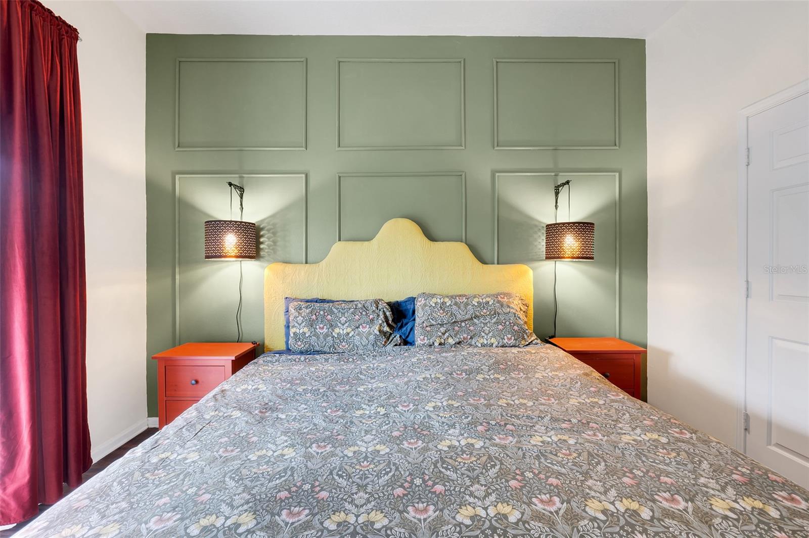 235 GOLDENRAIN DR #301