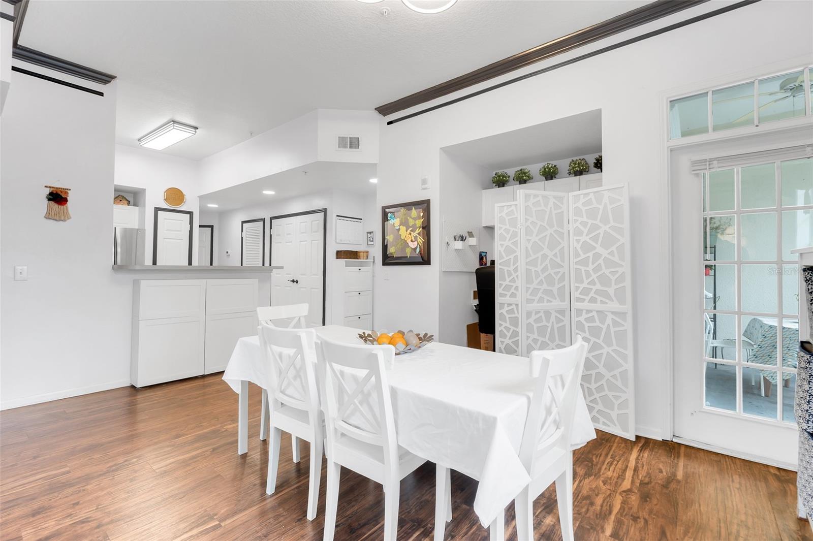 235 GOLDENRAIN DR #301