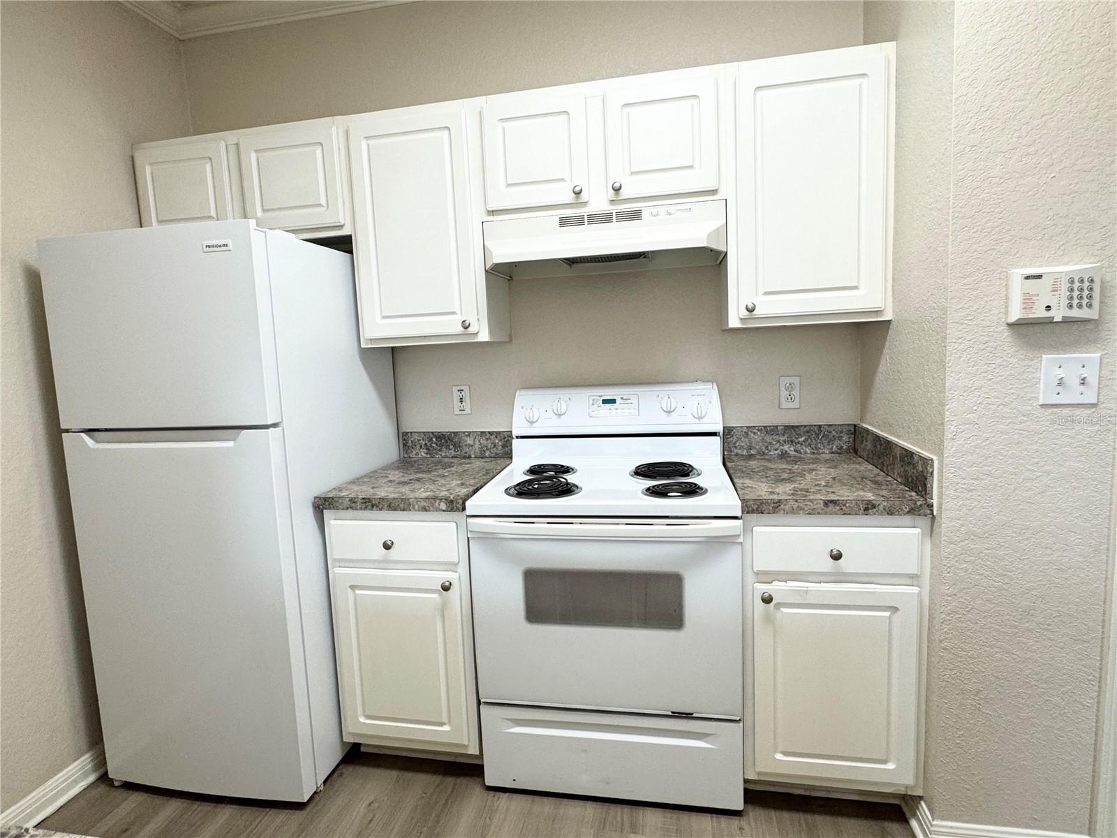911 N ORANGE AVE #445