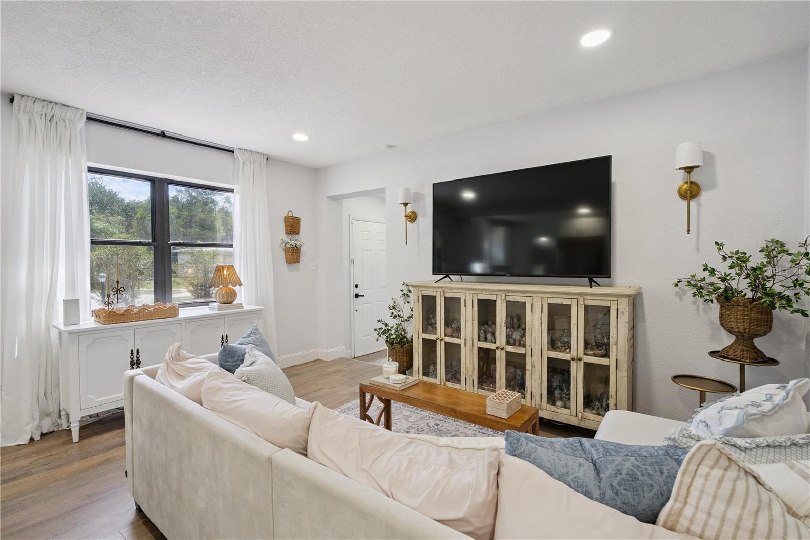 1537 FAITH CT