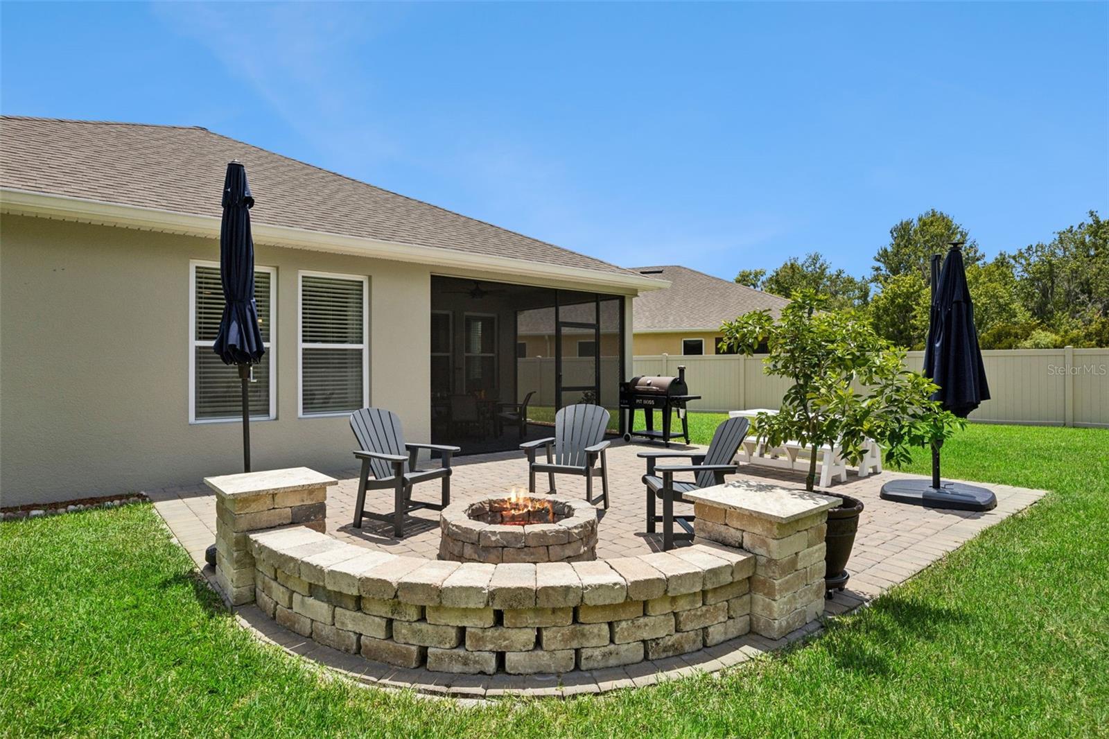 1048 WOOD DALE CIR