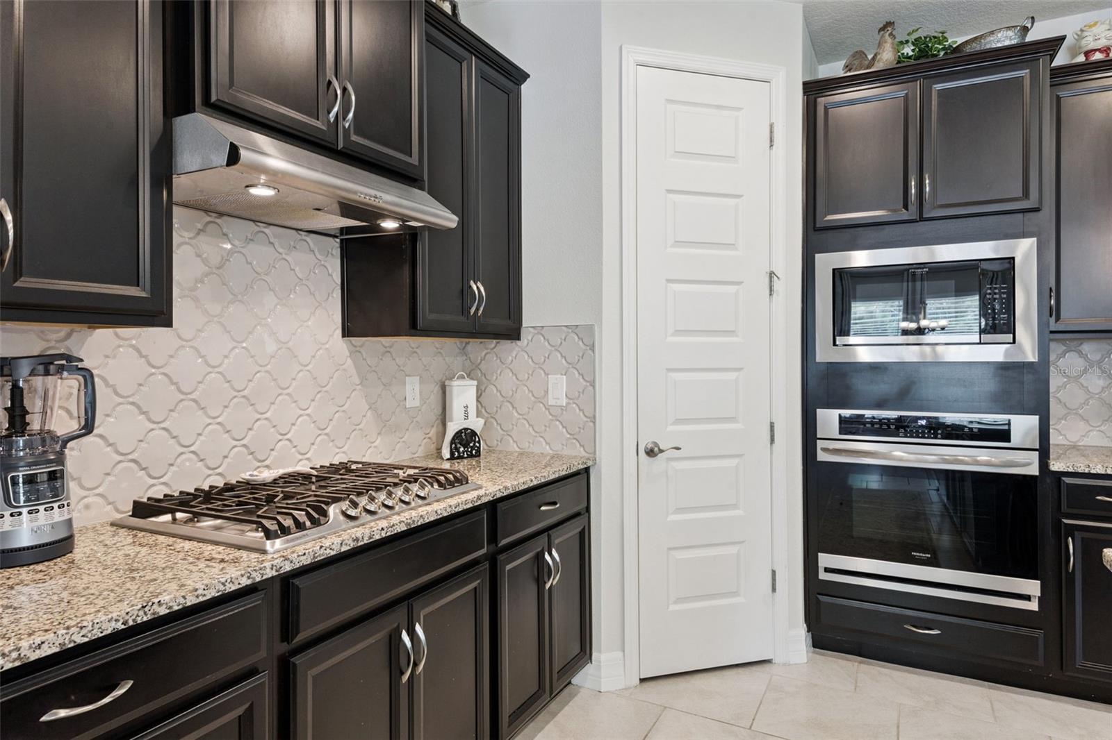 1048 WOOD DALE CIR