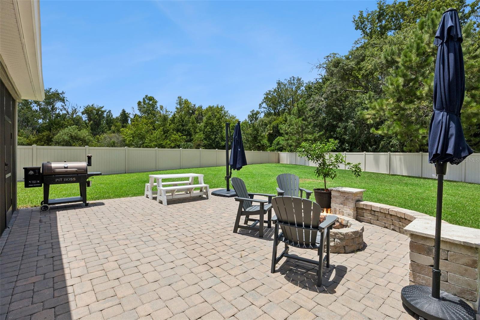 1048 WOOD DALE CIR
