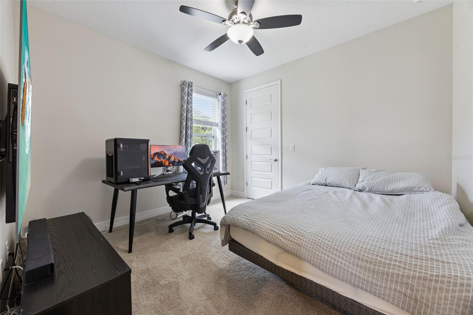 1048 WOOD DALE CIR