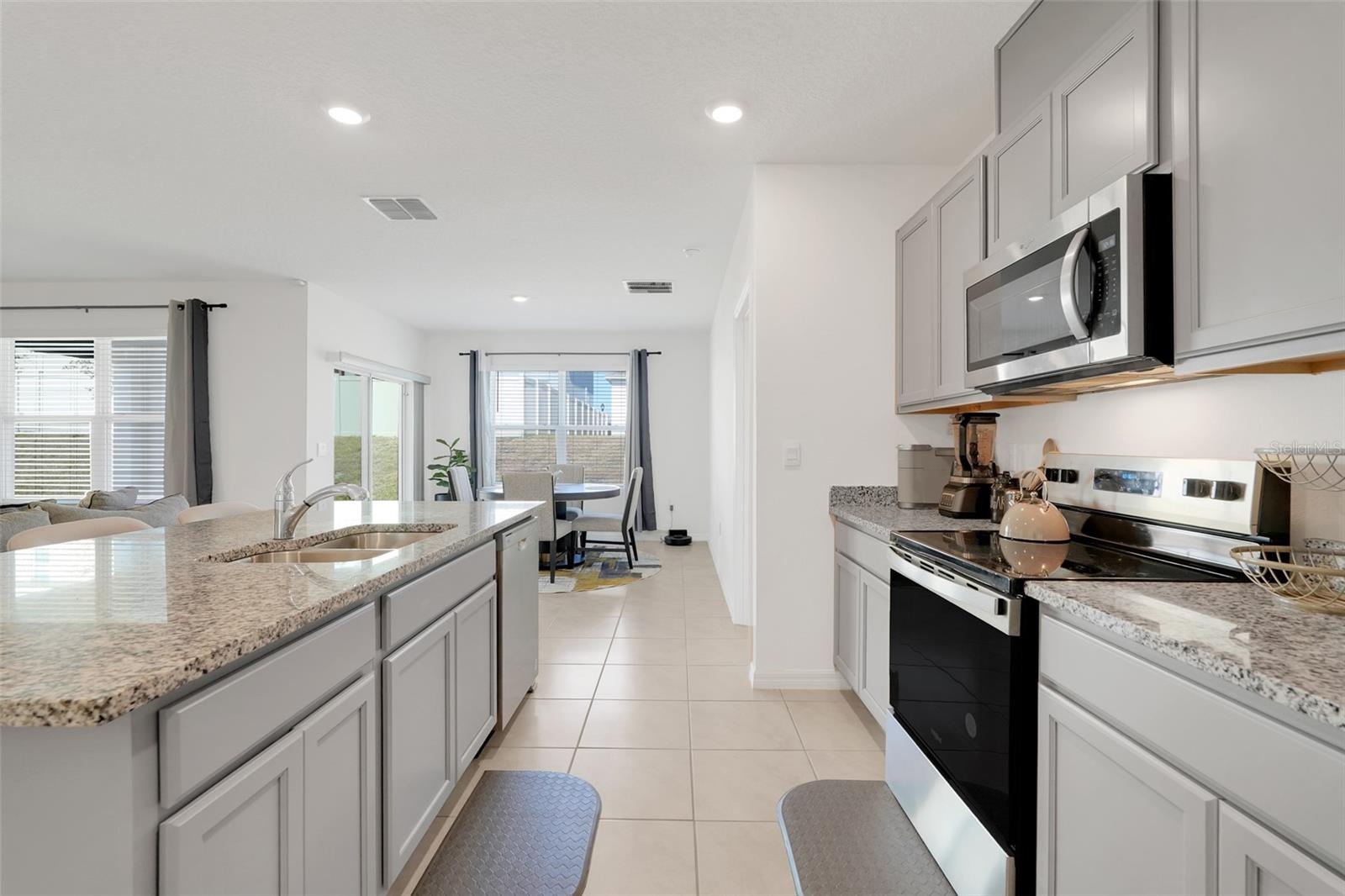 11400 AMBER RIDGE DR