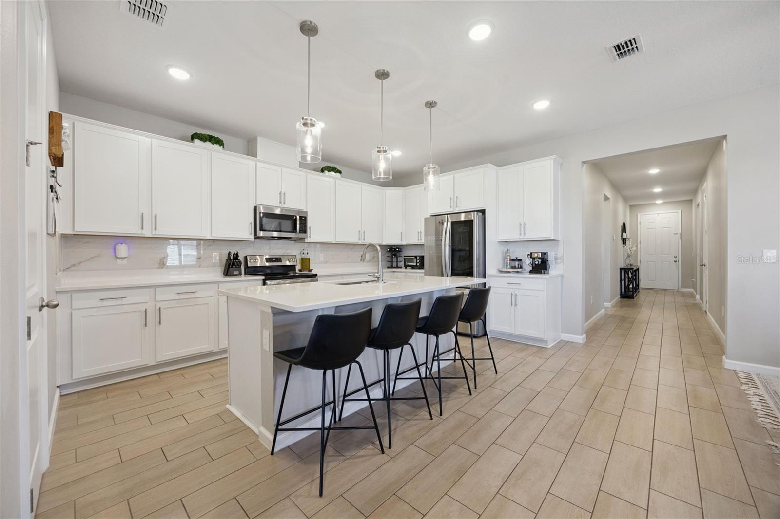 10053 SPRING LAKE DR