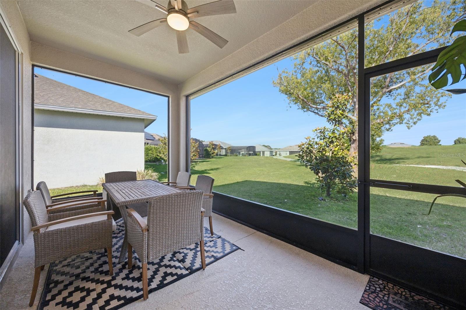 10053 SPRING LAKE DR