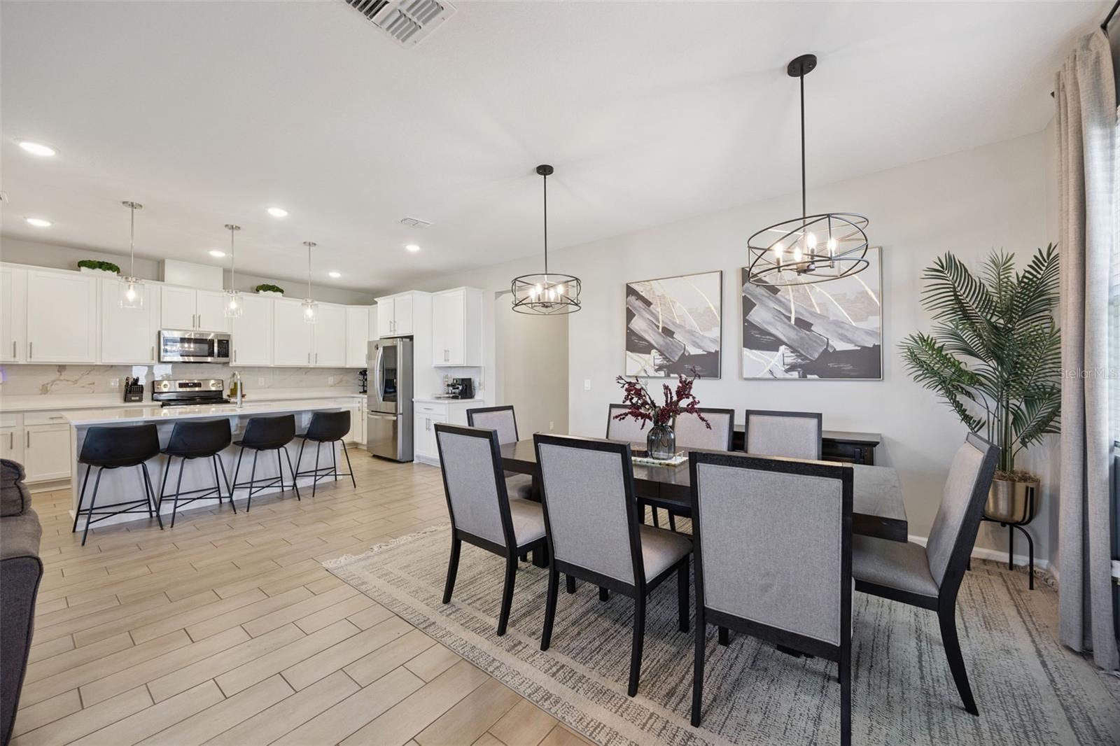 10053 SPRING LAKE DR