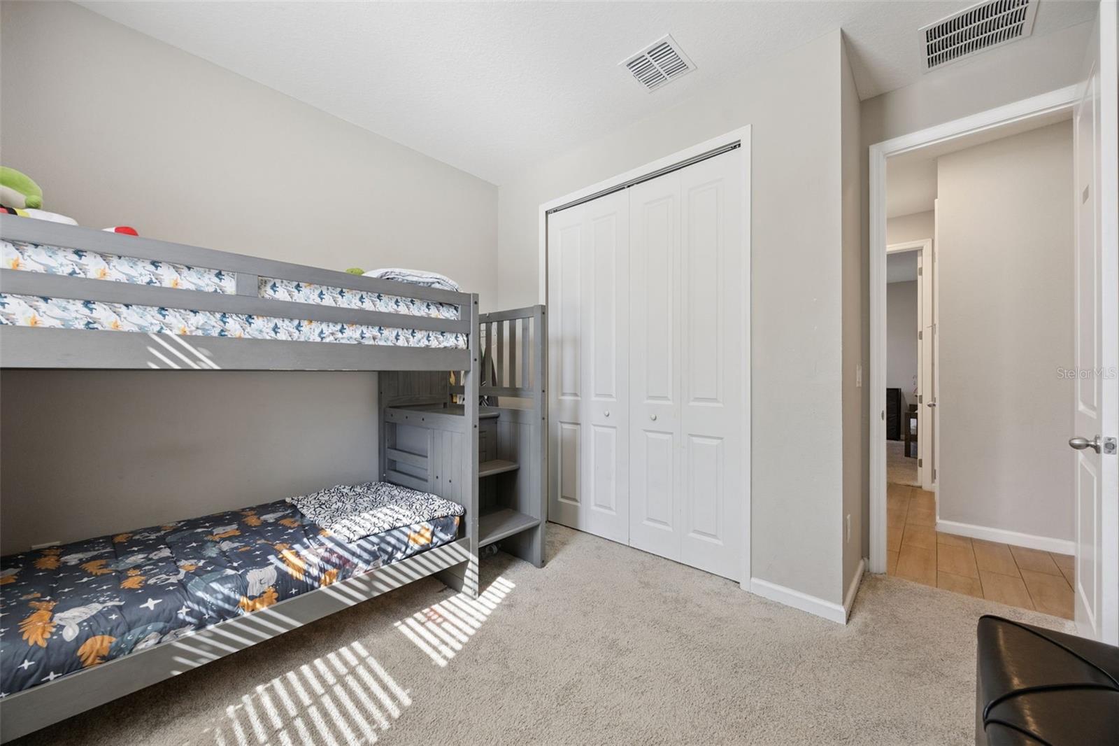10053 SPRING LAKE DR