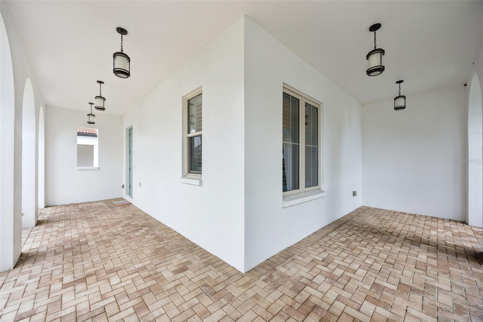 8866 BISMARCK PALM DR